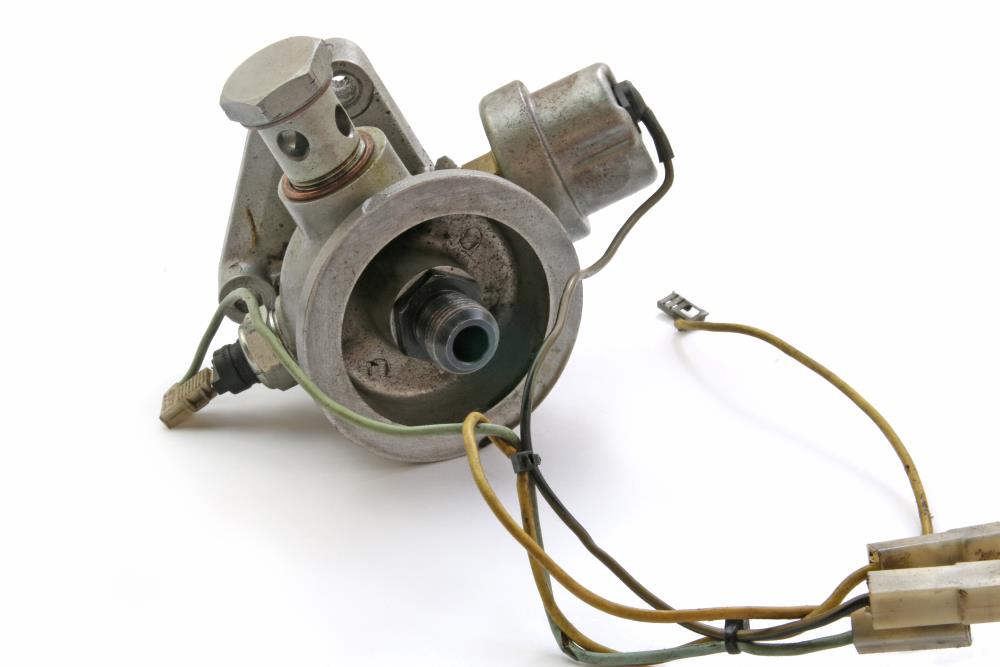 Oil Filter Housing with Oil Pressure Gauge Ferrari 308 GT4