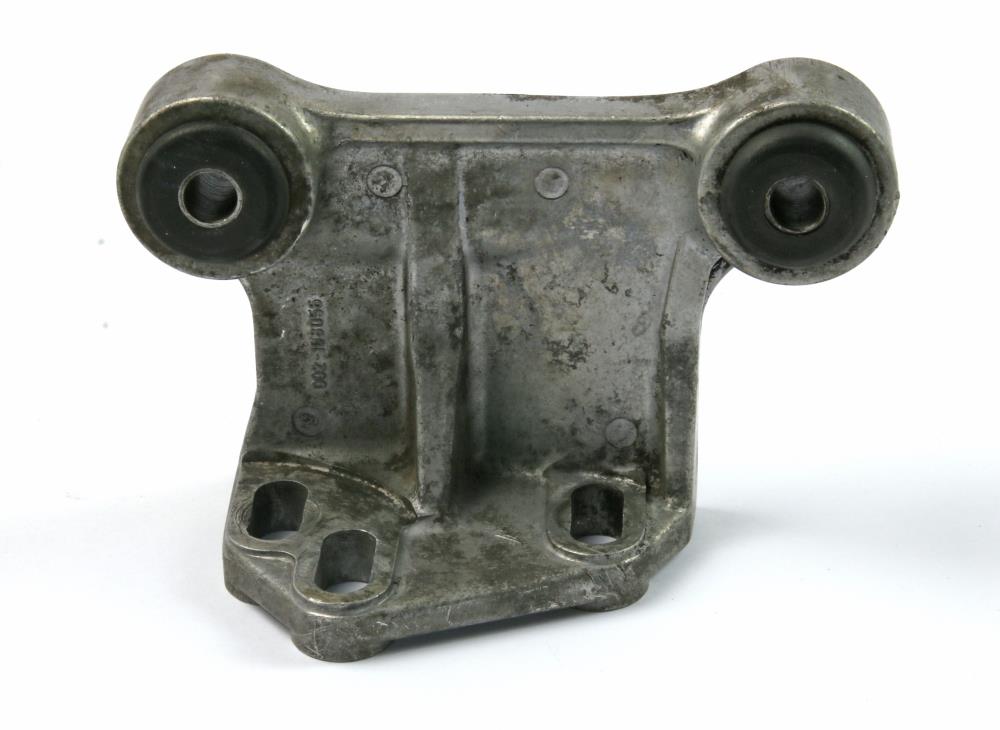 Halterung Kompressor Klimaanlage unten Ferrari 308/Mondial 8